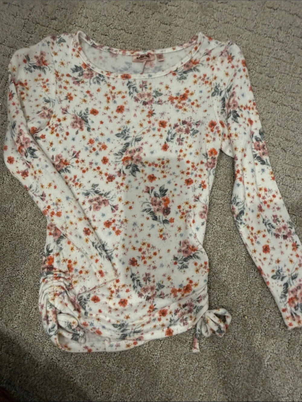 Willow Cream Long-Sleeve Floral Tie-Hem Top in Rust and Gray